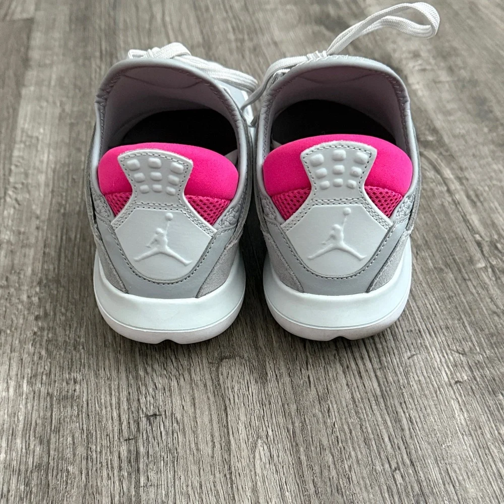 Nike Jordan fly ‘89 Kids Sneakers in Gray and Pink‎